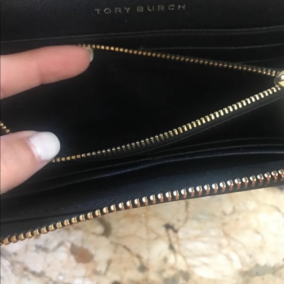Tory Burch black Emerson wallet - Picture 4 of 4